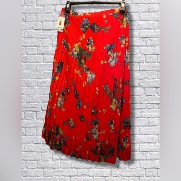 Vince Camuto Red Floral Pleated Midi Skirt - Picture 3 of 7